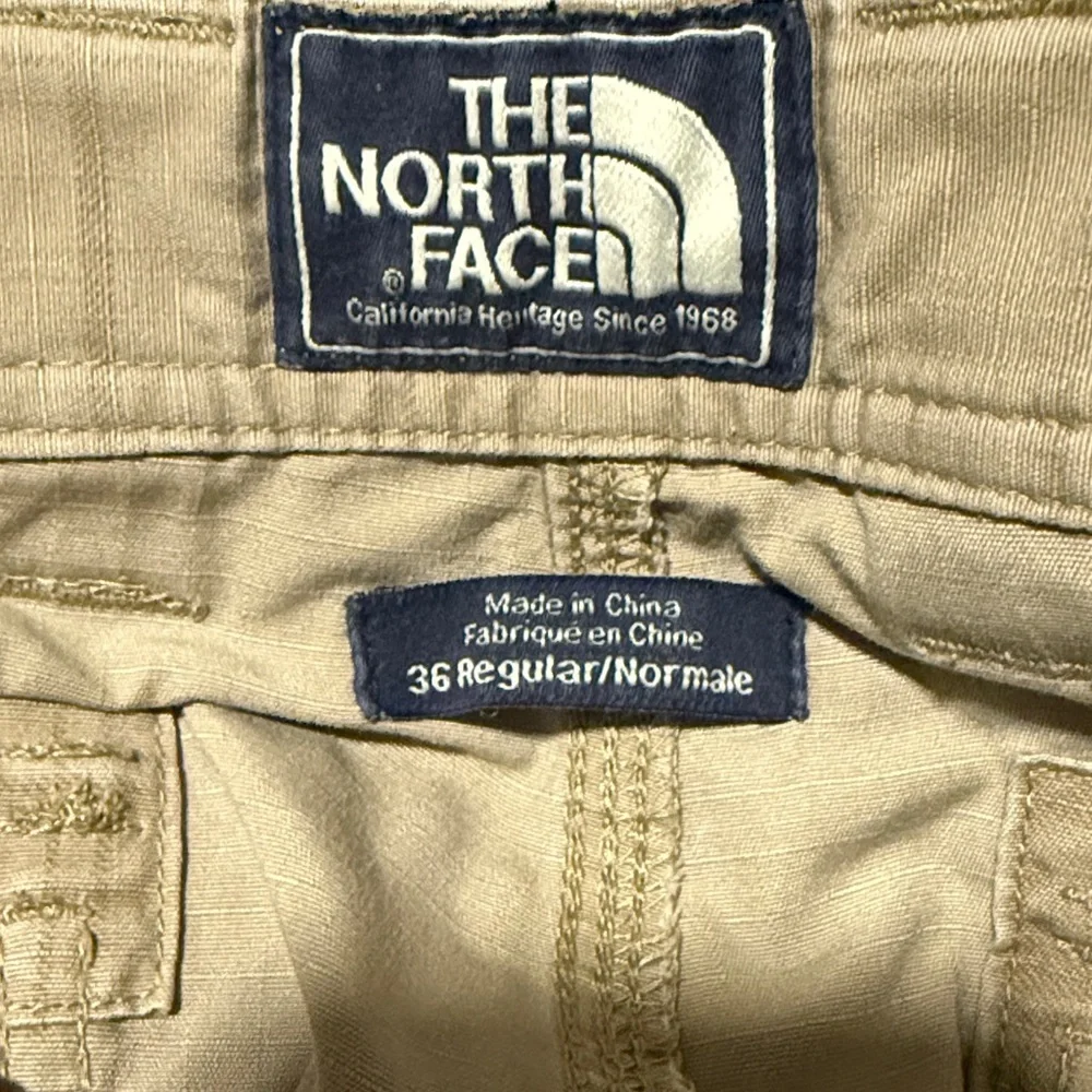 The North Face Men's Beige 36 Cargo Shorts