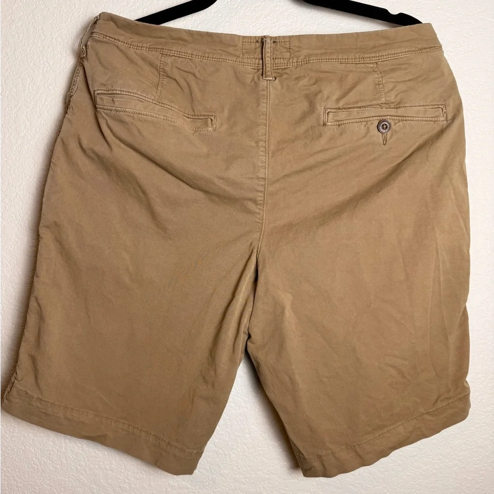 American Eagle Outfitters classic flat