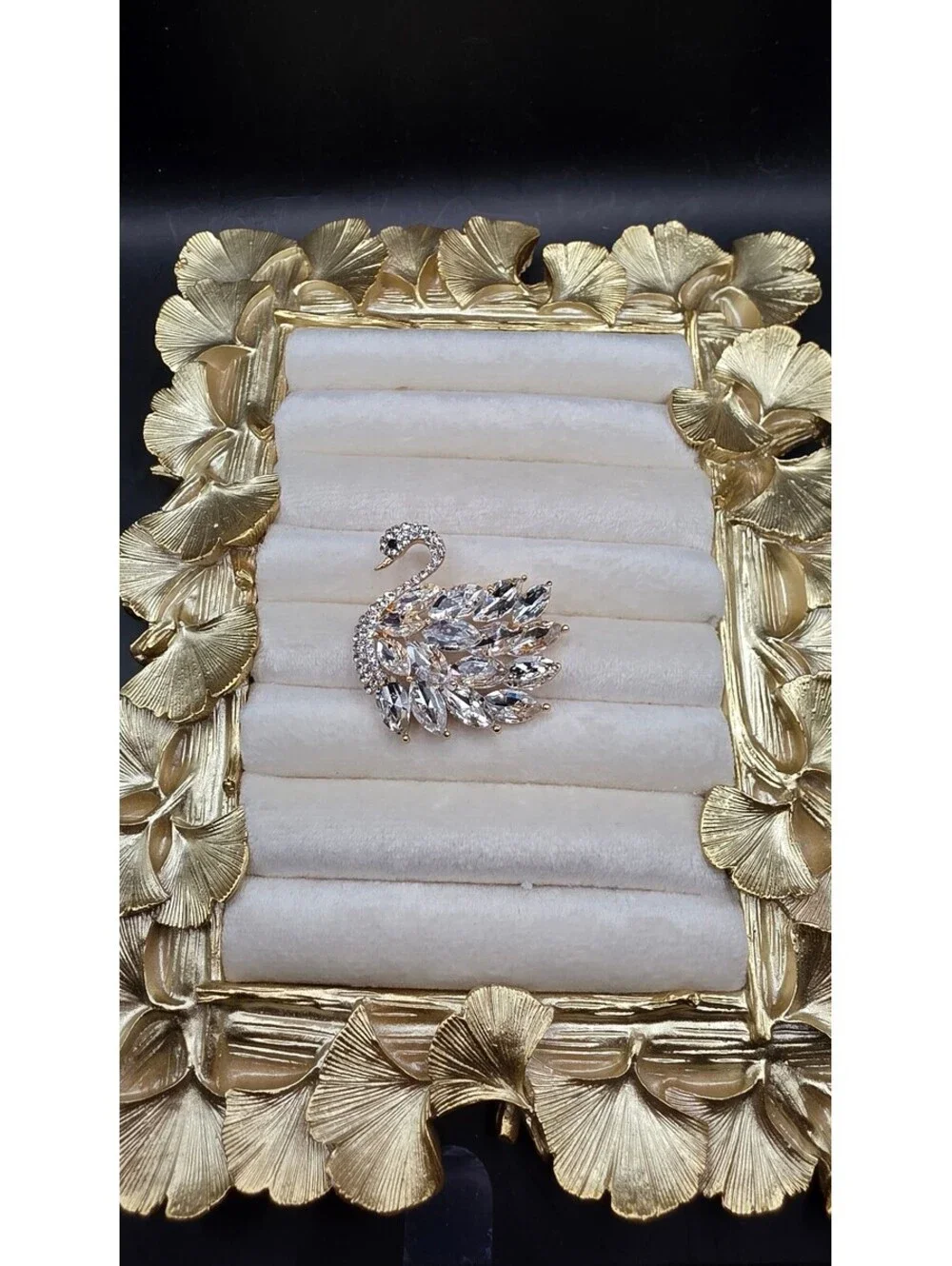 N/A #swanbrooch exquisite elegance