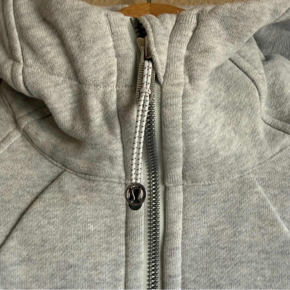 Lululemon Scuba Full-Zip Cropped Hoodie Heathered Core Ultra Light Grey Size 6