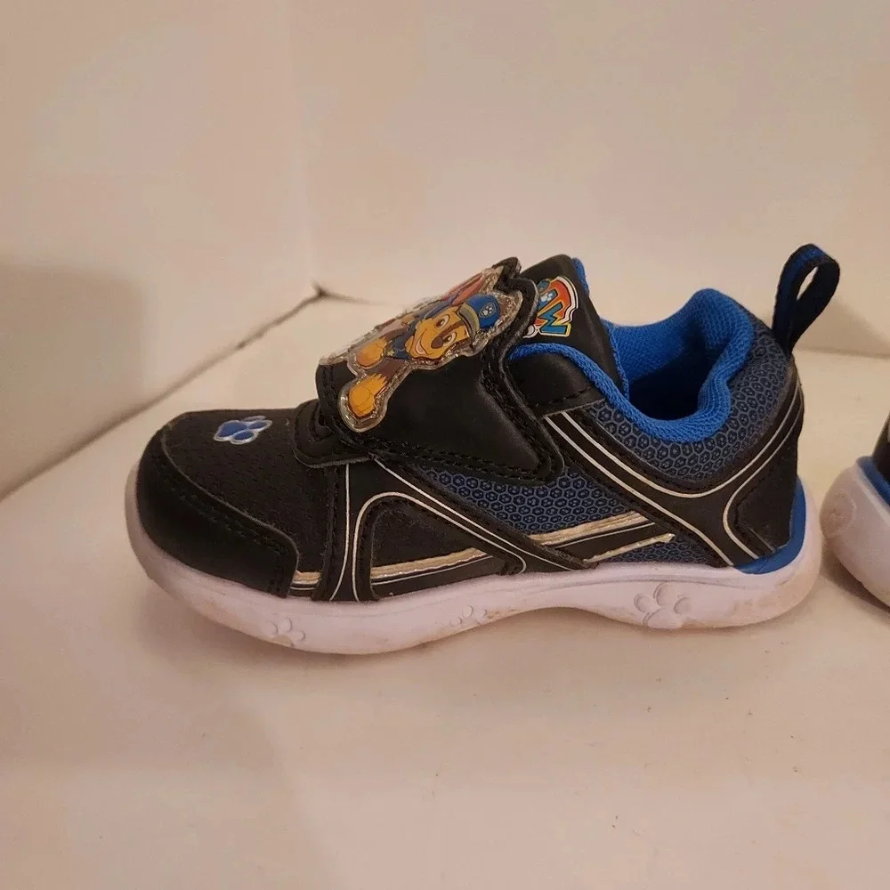 Spin Master Paw Patrol Velcro Slip on Sneakers in Size 6