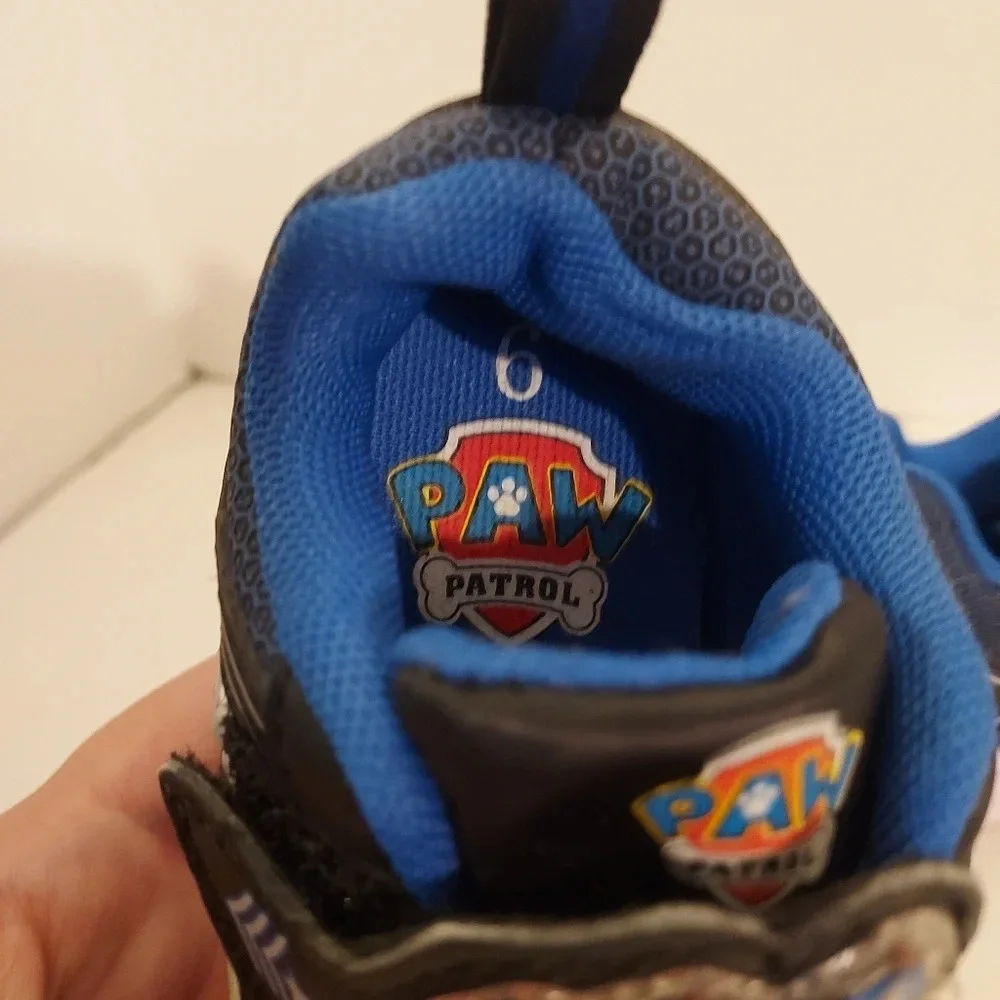 Spin Master Paw Patrol Velcro Slip on Sneakers in Size 6