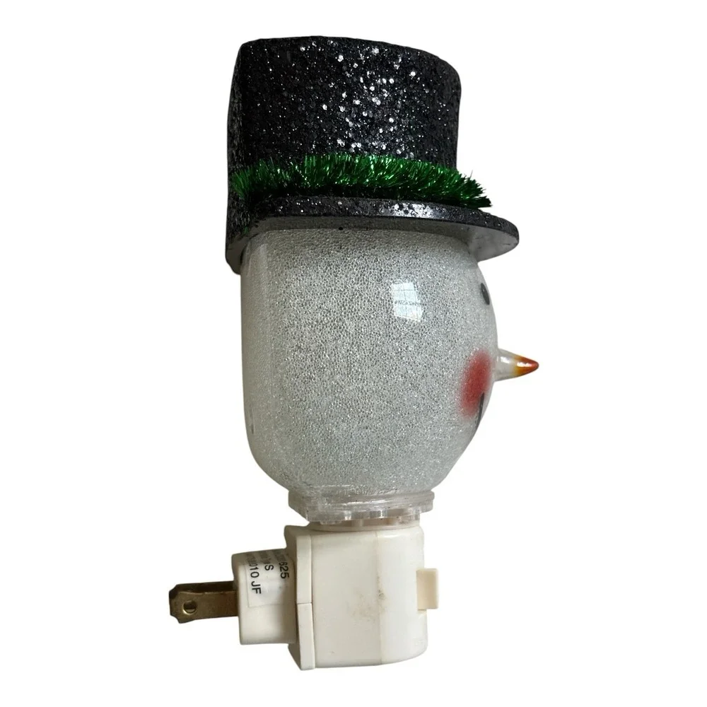 The Unbranded Brand vintage snowman