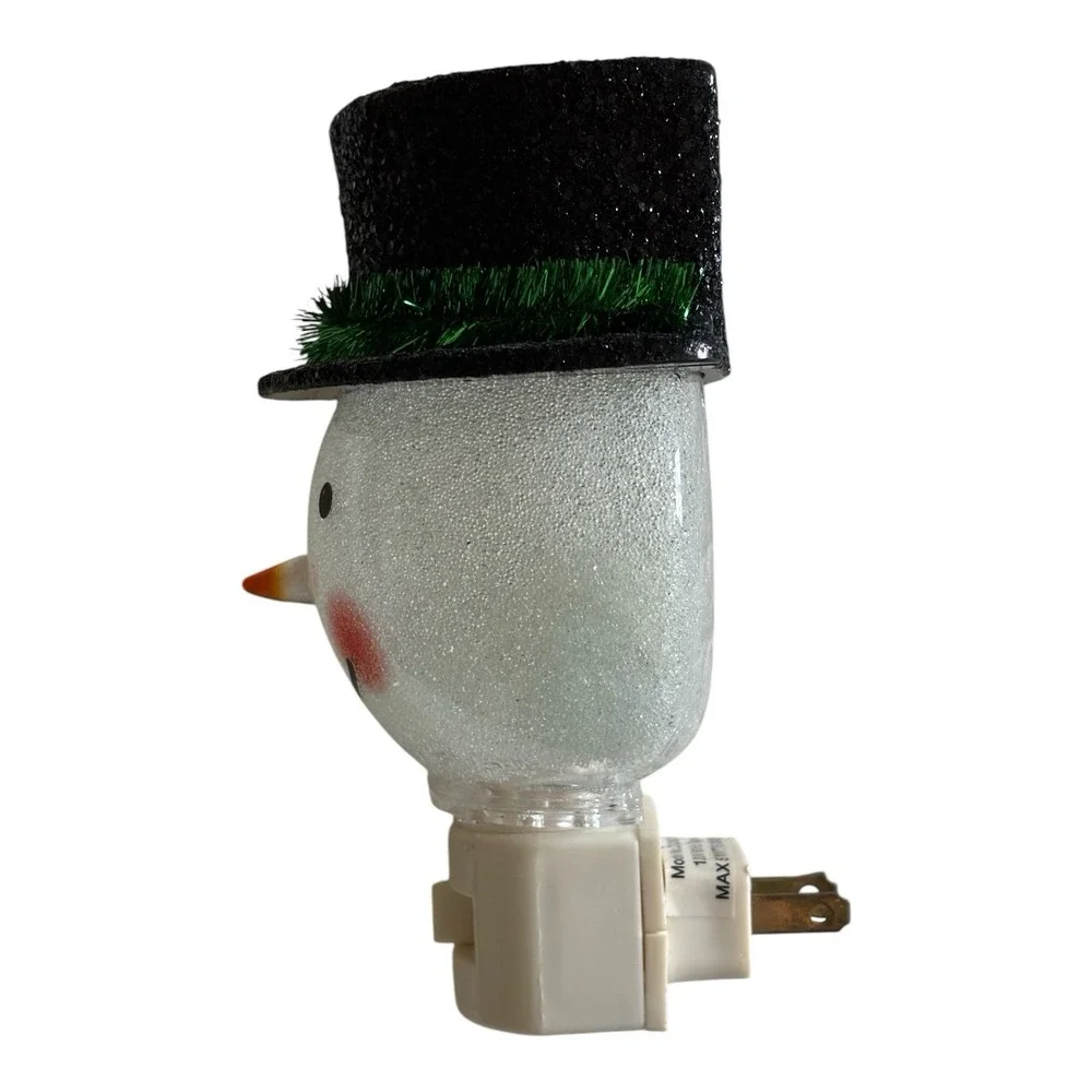 The Unbranded Brand vintage snowman