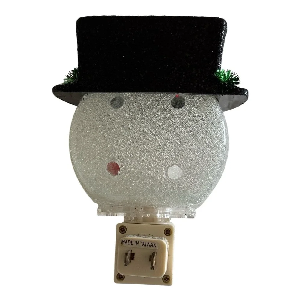 The Unbranded Brand vintage snowman
