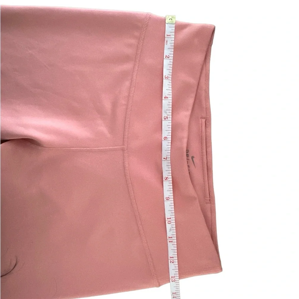 NIKE  peach Pink Dri Fit Tight Fit Performance Leggings Medium AJ8827-606 size M