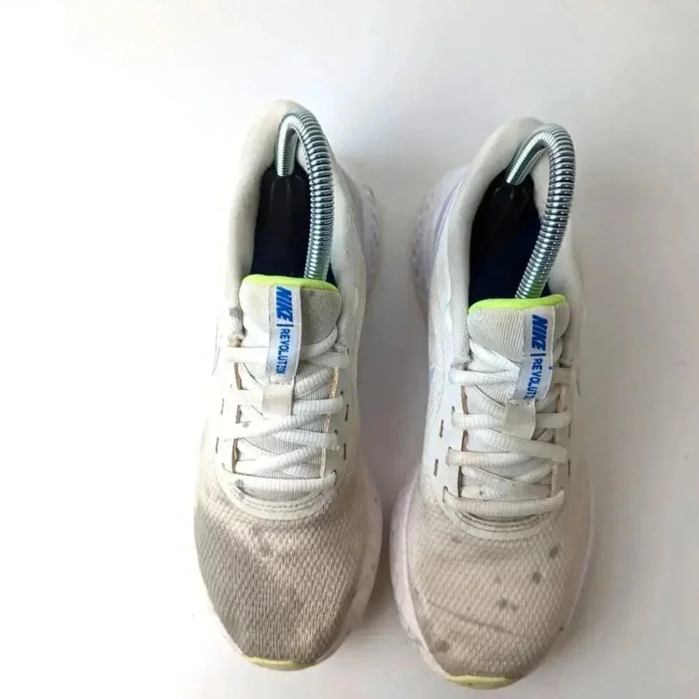 Nike Revolution 6.5