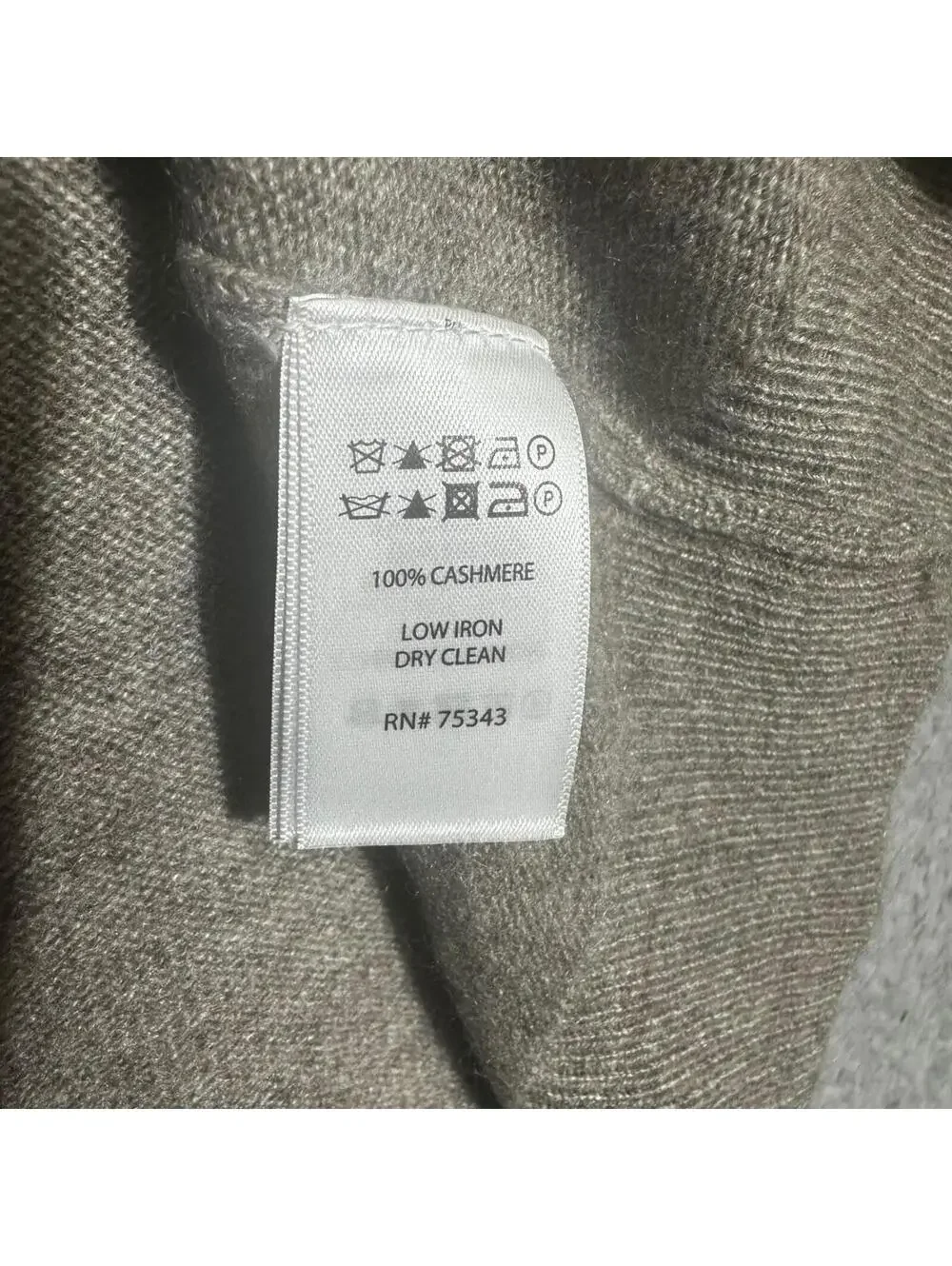 Tahari this crewneck