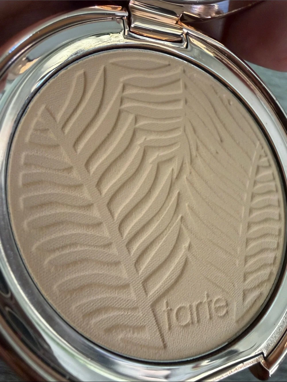 tarte Pressed Setting Powder Compact in Tan Beige