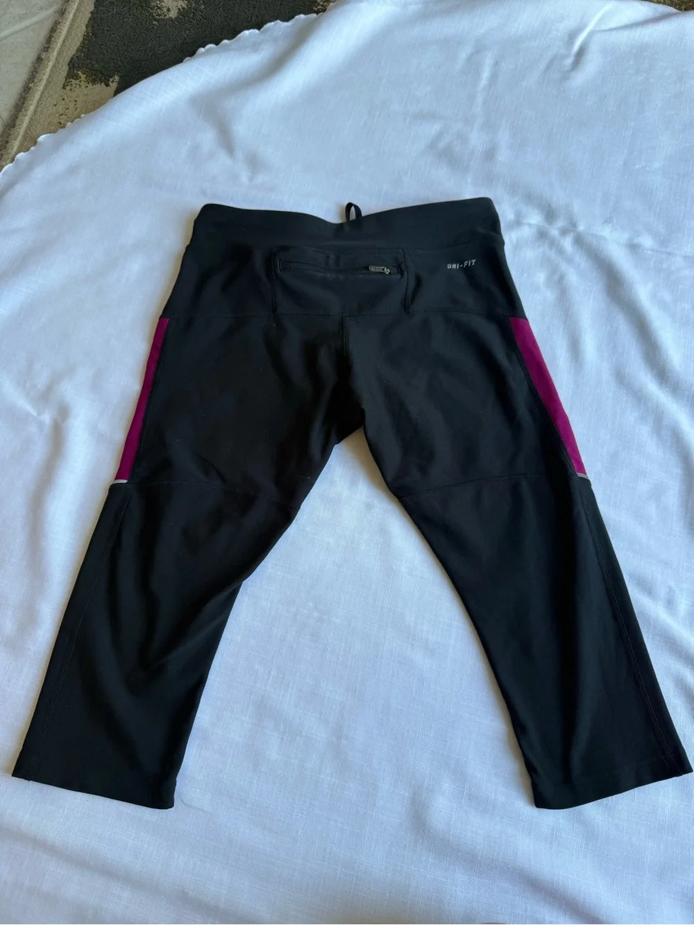 Nike Womens Black and Pink Athletic Capri Leggings