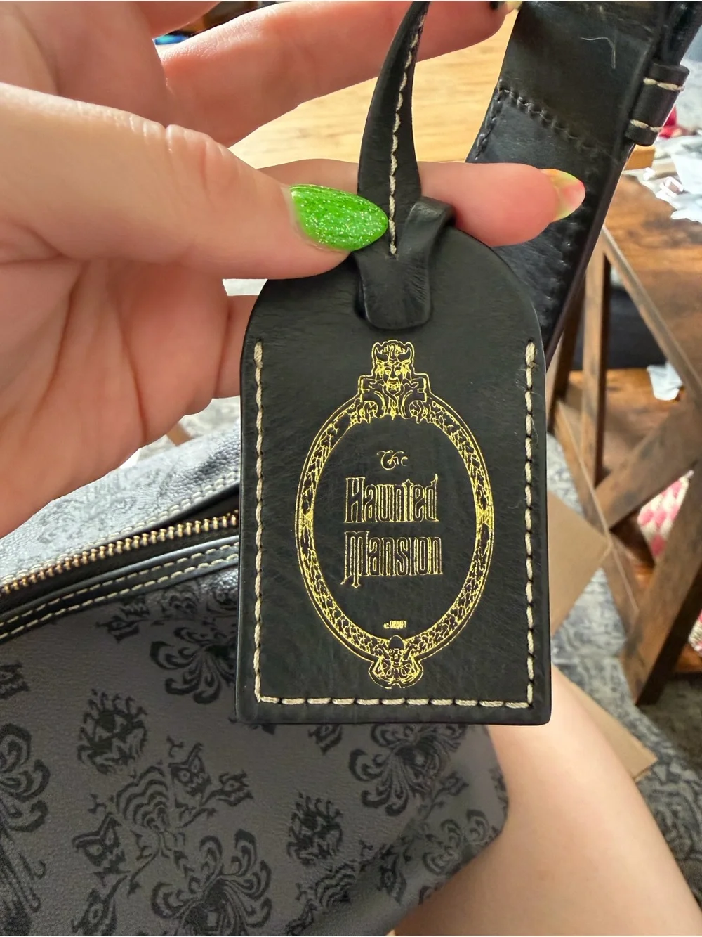 Dooney & Bourke shoulder good happy