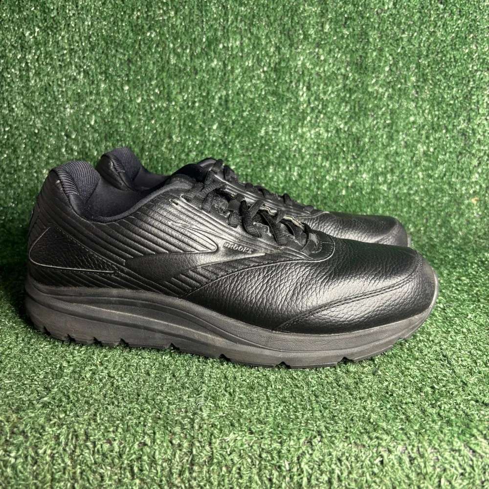 Brooks Addiction Walker 2 Slip Resistant Leather Sneaker Black Mens 10 2E Wide