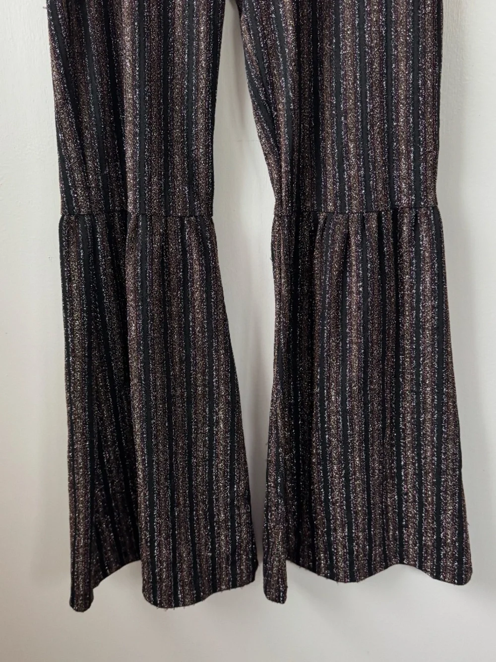 Target kid girls size large 10/12 matching top bottom set glittery, flare pants