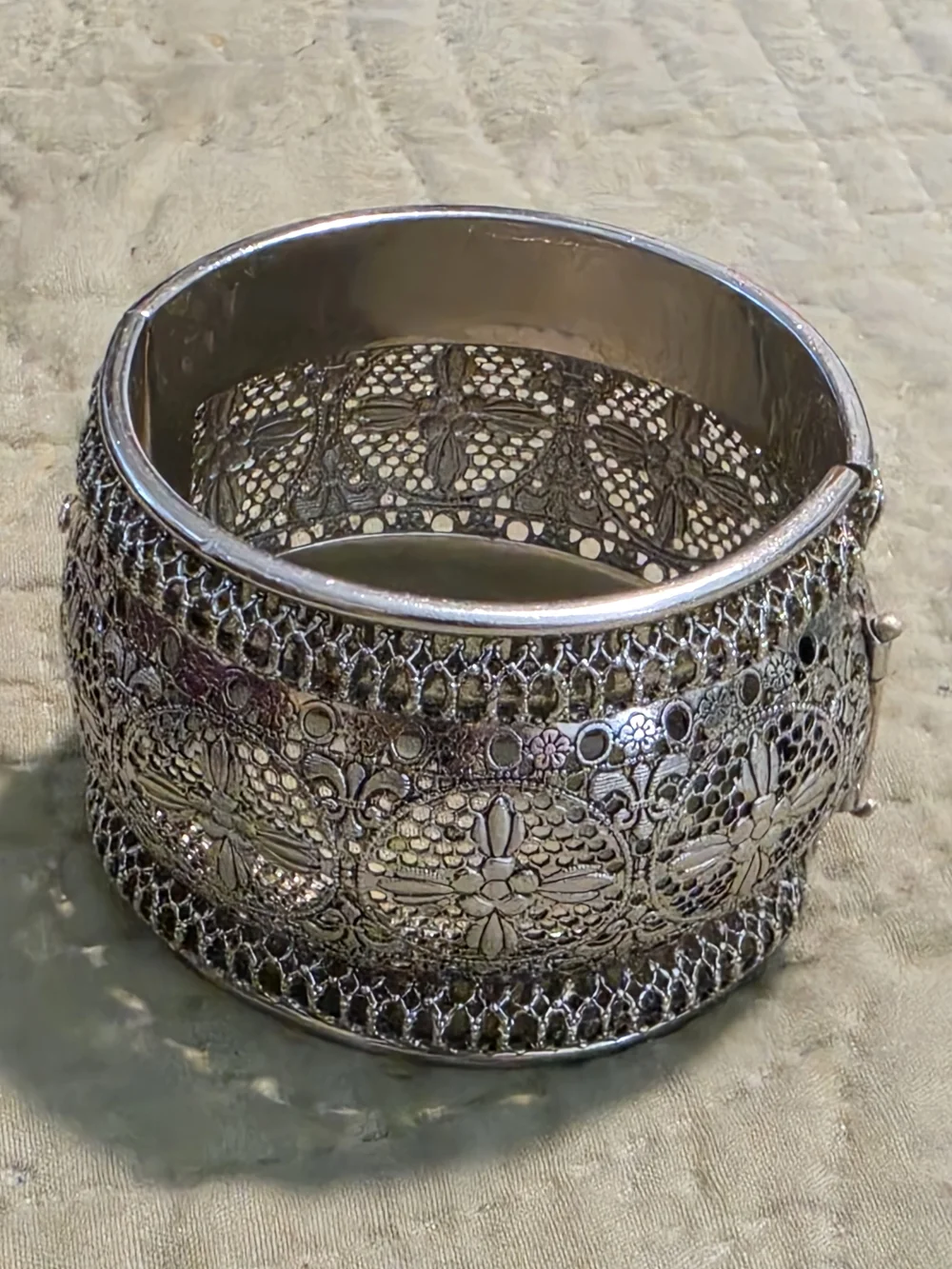 N/A detailed filigree