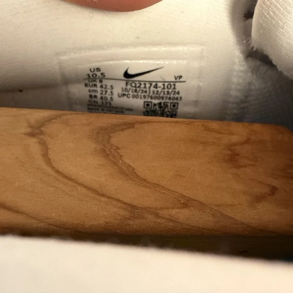 Nike women 10