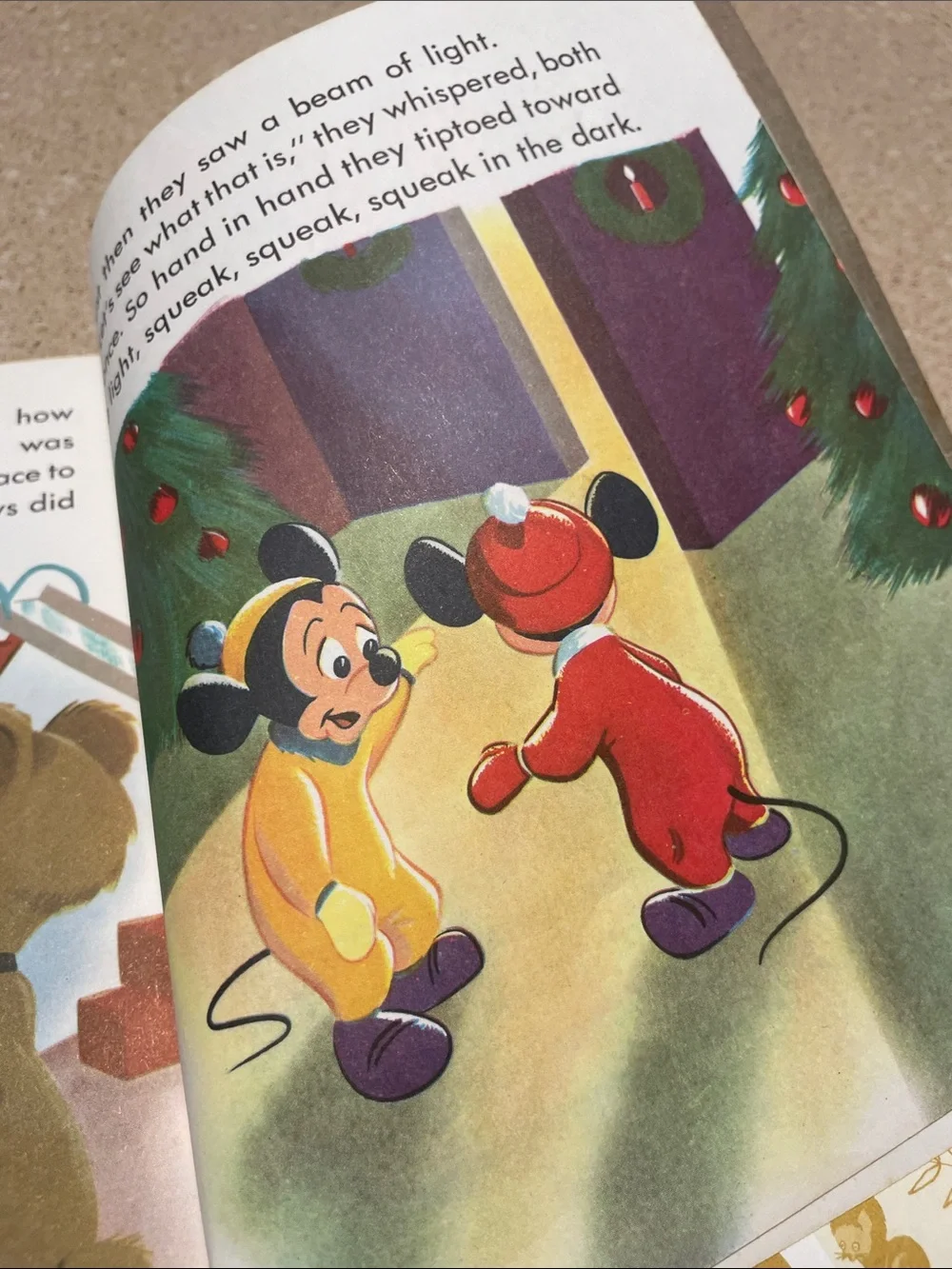 Walt Disney Mickey Mouse Goes Christmas Shopping - Red & Green Cover