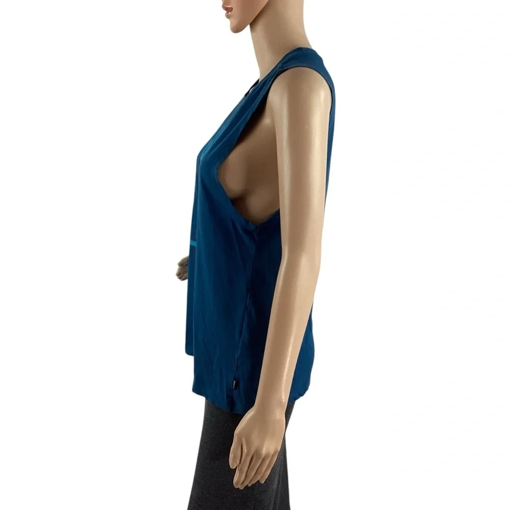 Nike slightly streetwear tank
