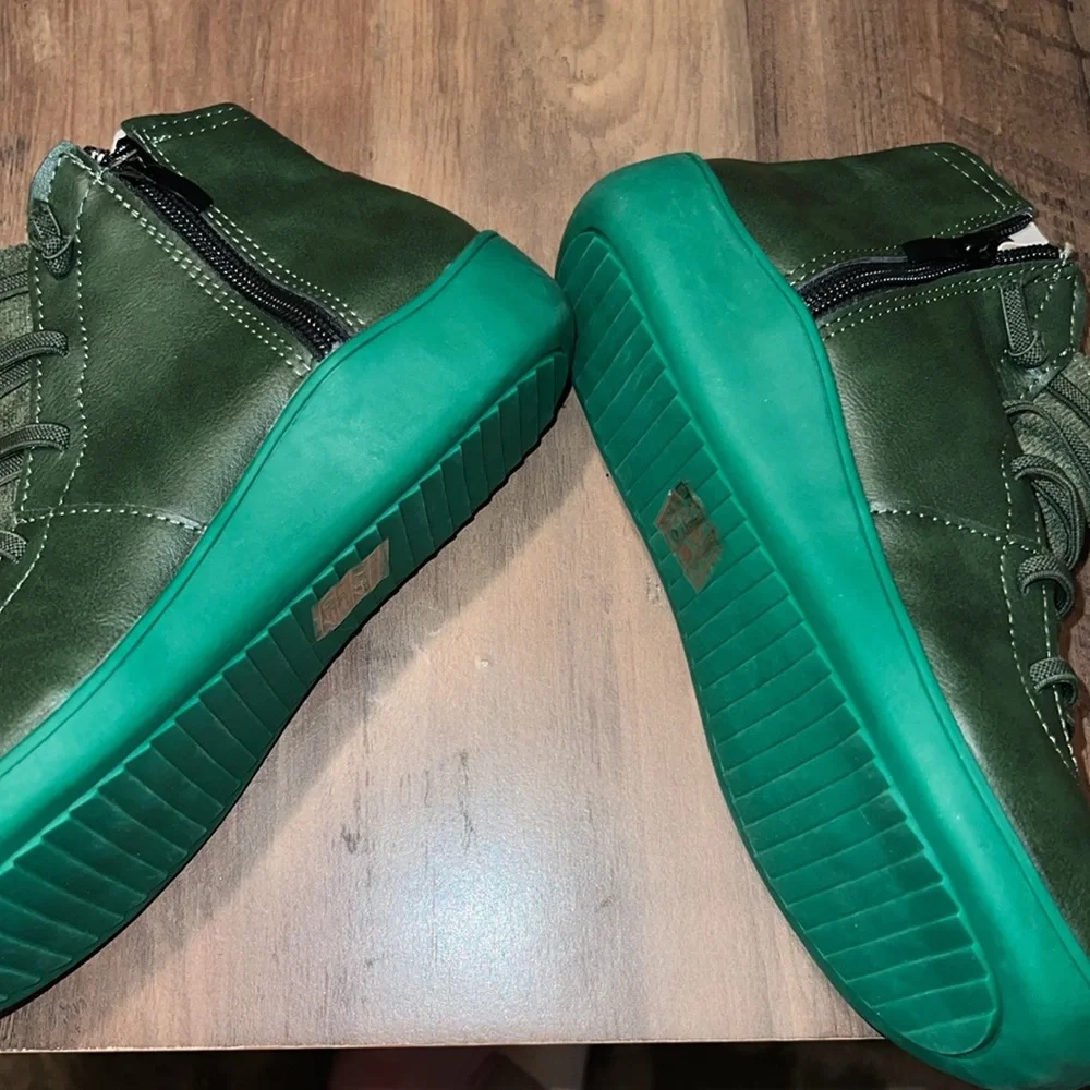 unbranded stylish green