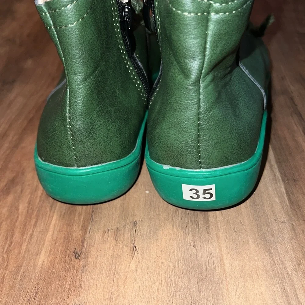 unbranded stylish green