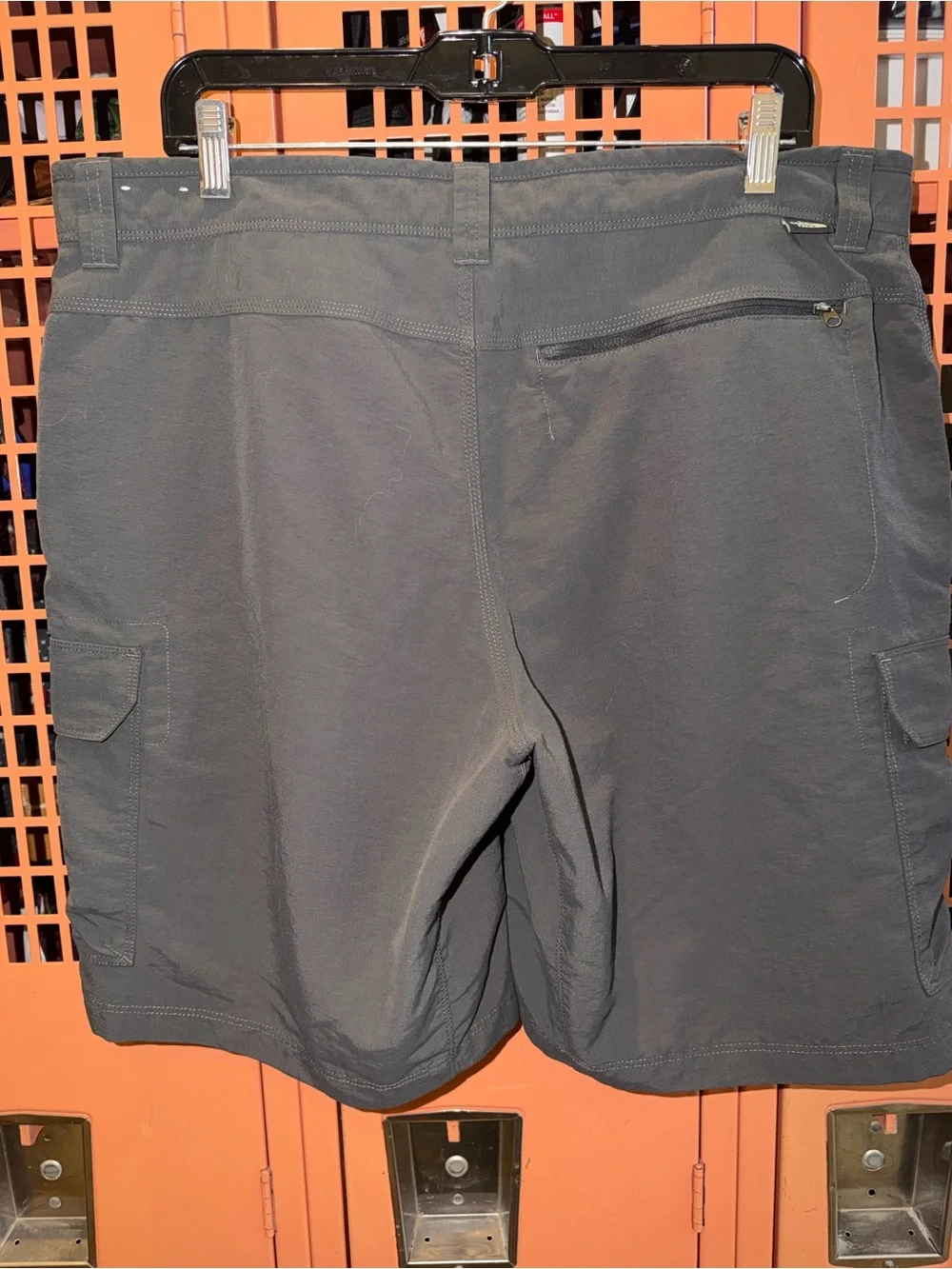 Men’s The North Face dark gray shorts. Size 38. Excellent pre-owned condition