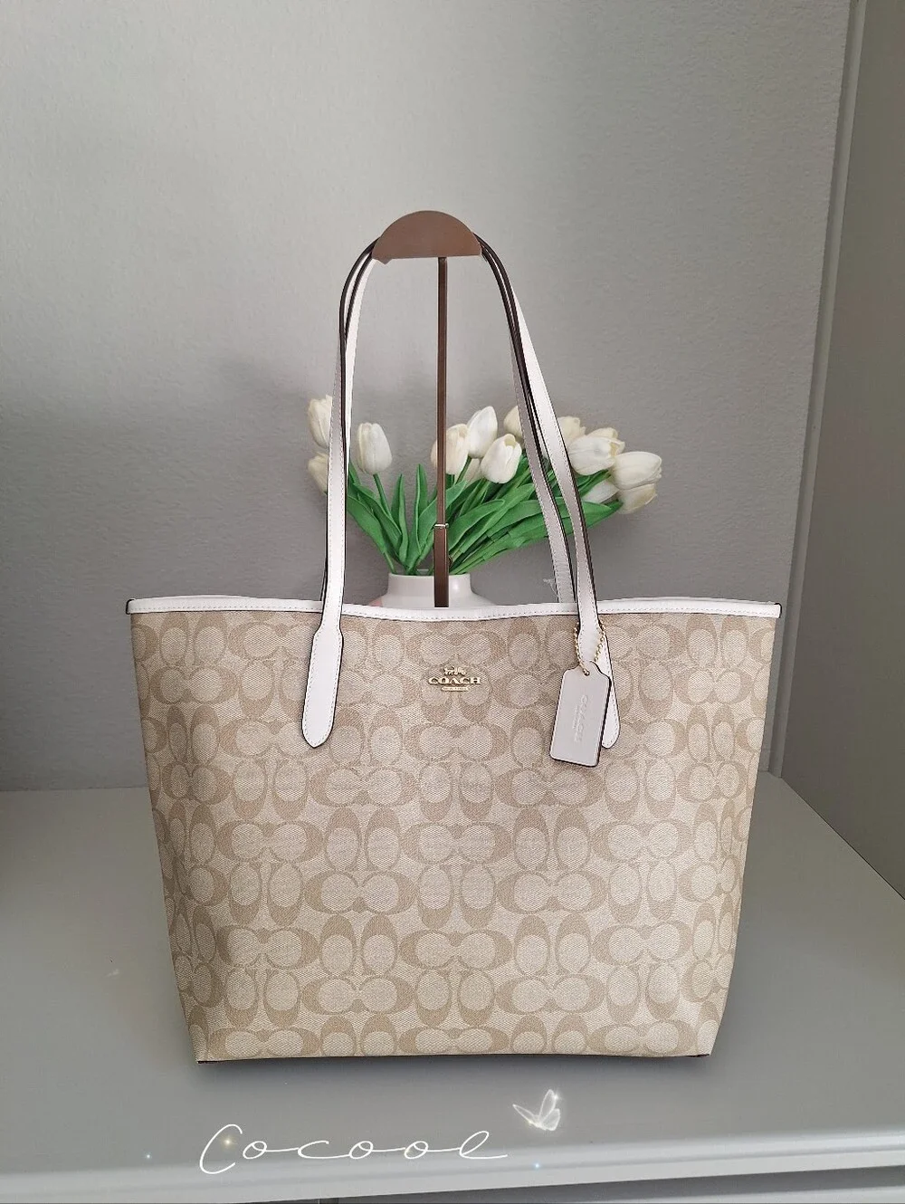 NWT Coach City Tote In Signature Canvas 5696 Light khaki/Chalk