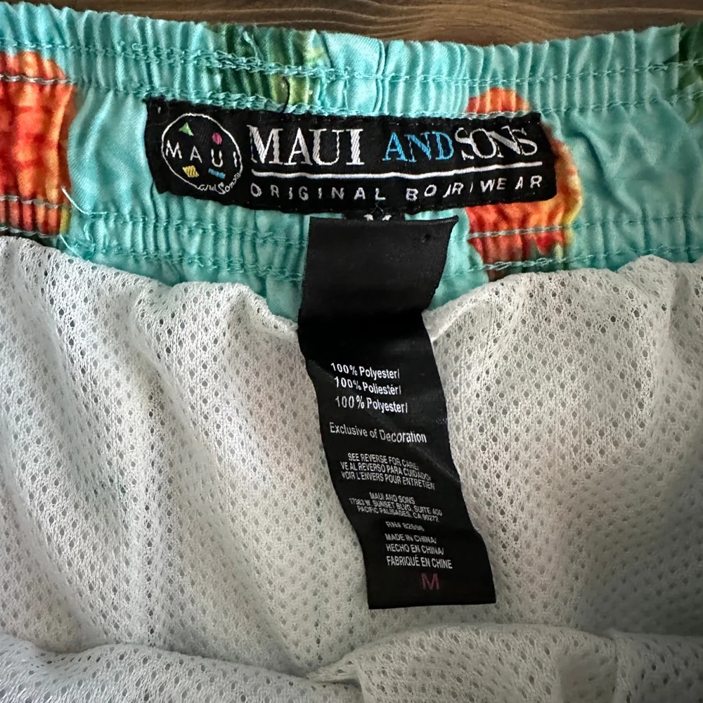 Men’s Maui and Sons Blue Orange Pineapple Print Swim Trunks M Beachwear