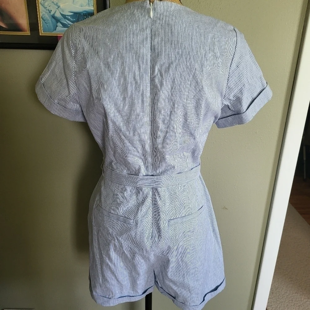 Banana Republic fun flirty