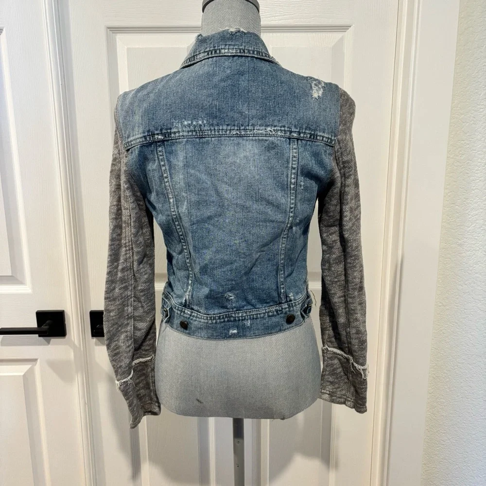 Free People Button Front Distressed Denim‎ Jean Jacket Sz XS 100% Cotton NO HOOD