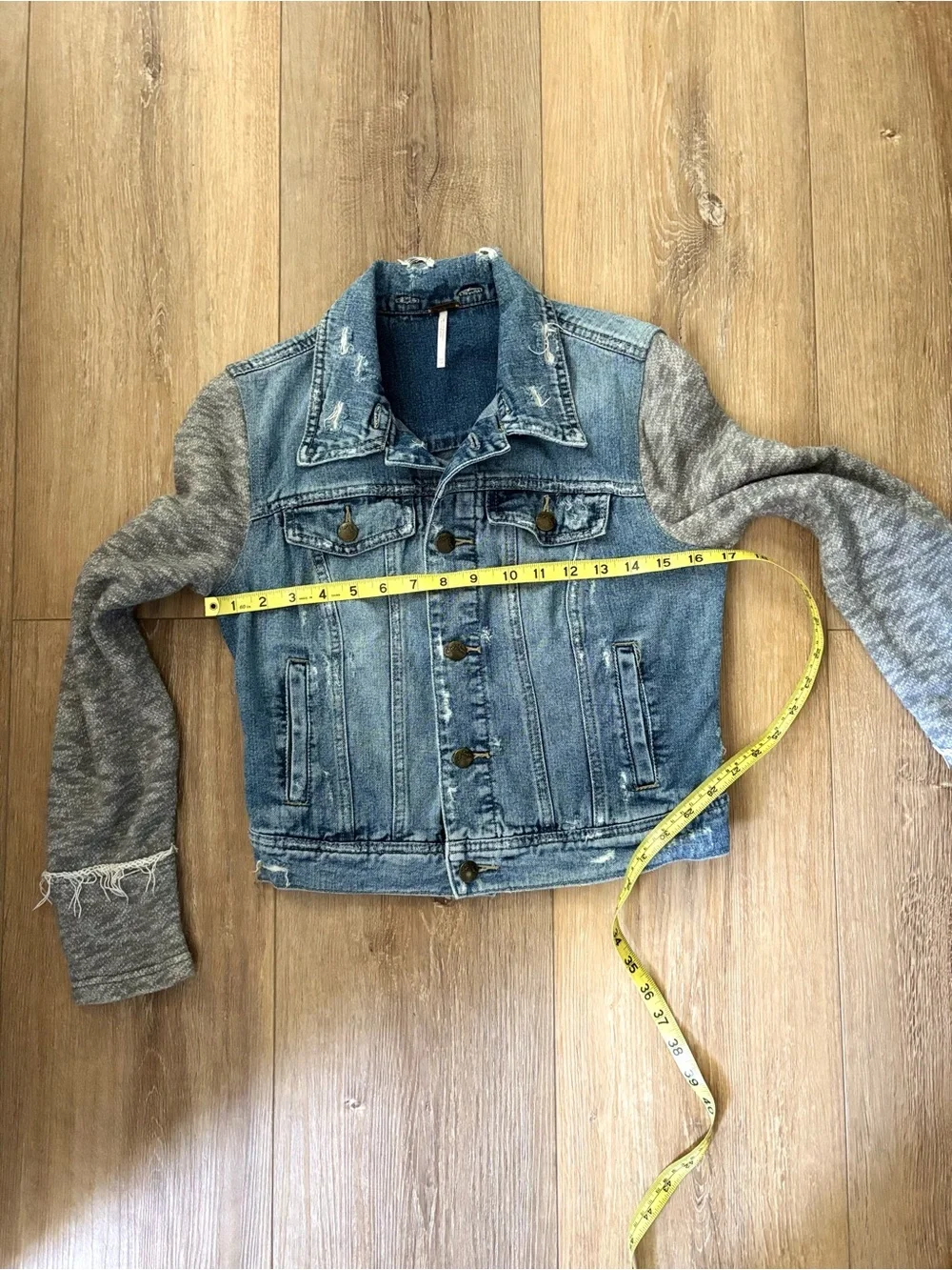 Free People Button Front Distressed Denim‎ Jean Jacket Sz XS 100% Cotton NO HOOD