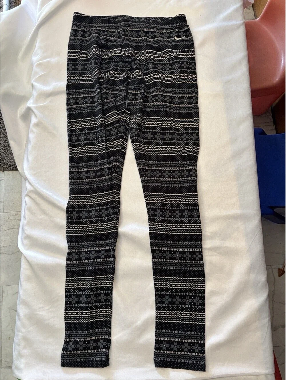 Nike Leggings Black And Gray Pattern Knit Leggings