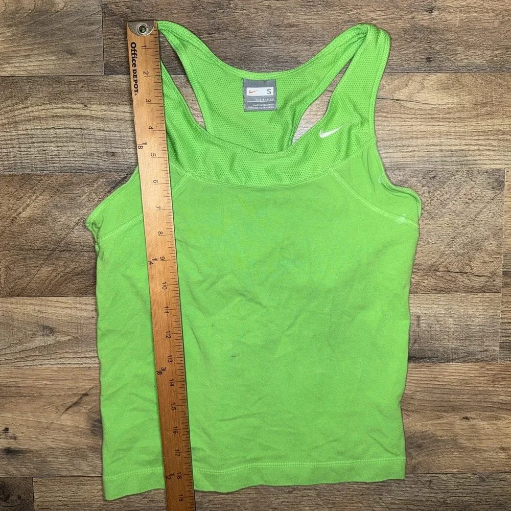 Vinatge Nike Racerback Tank Top With Internal Bra Size Small 255908-304