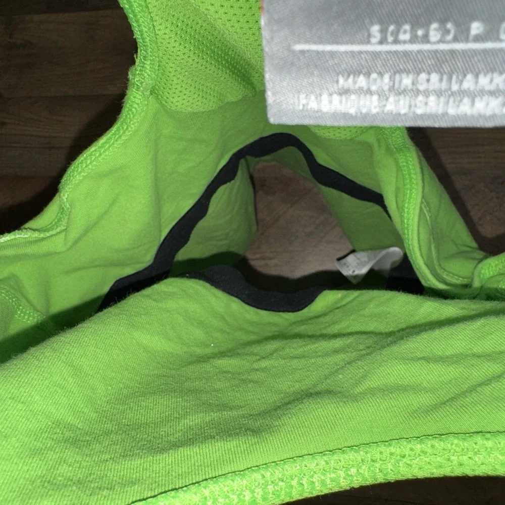 Vinatge Nike Racerback Tank Top With Internal Bra Size Small 255908-304