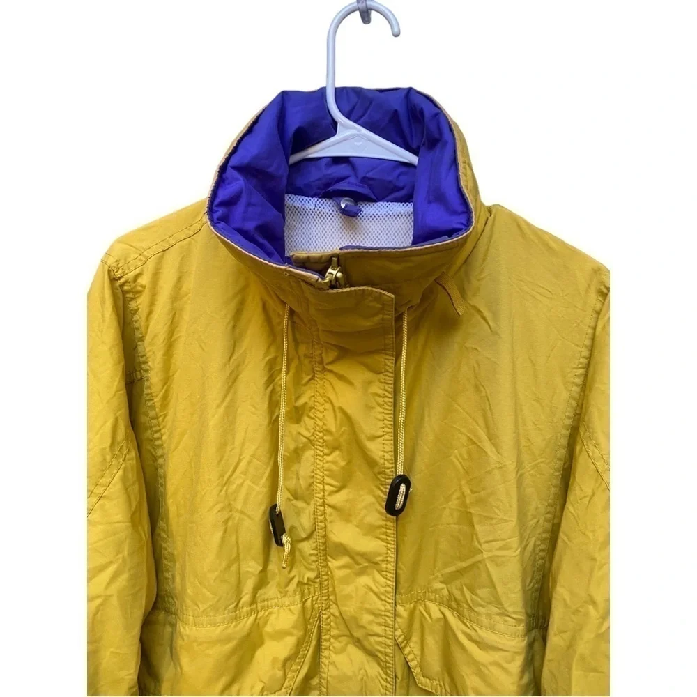 Eddie Bauer lightweight raincoat