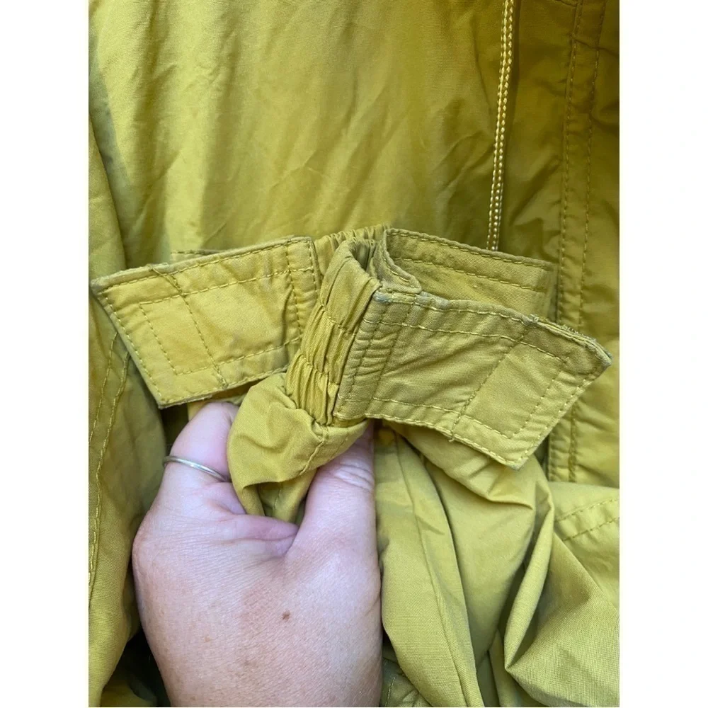 Eddie Bauer lightweight raincoat