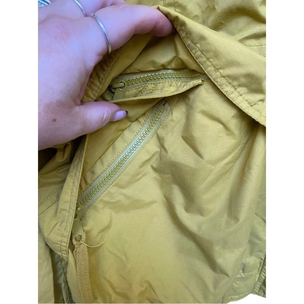 Eddie Bauer lightweight raincoat