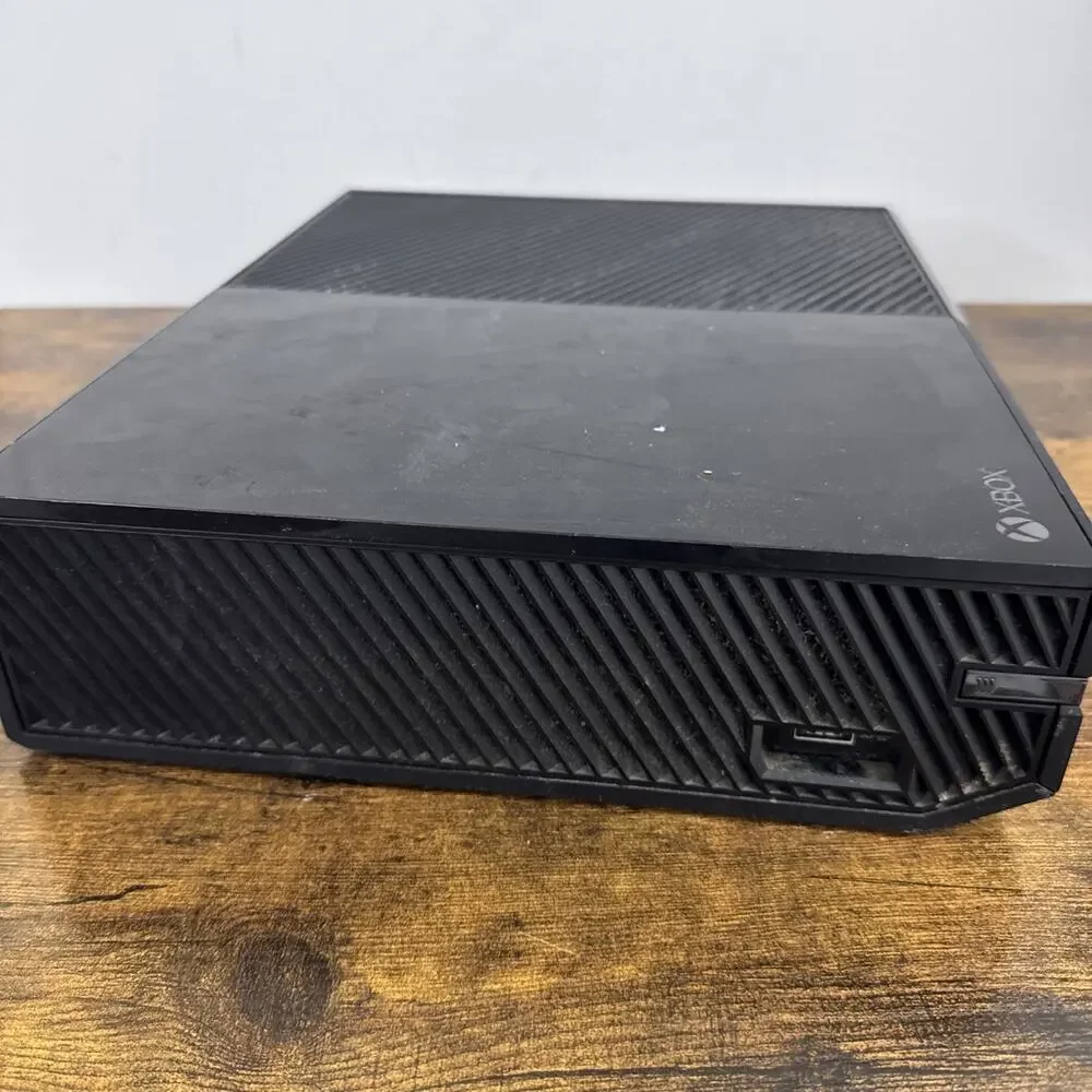 Xbox One Console 1540 Black FOR PARTS / NOT WORKING No Power