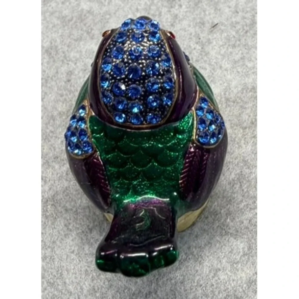 N/A intricately designed