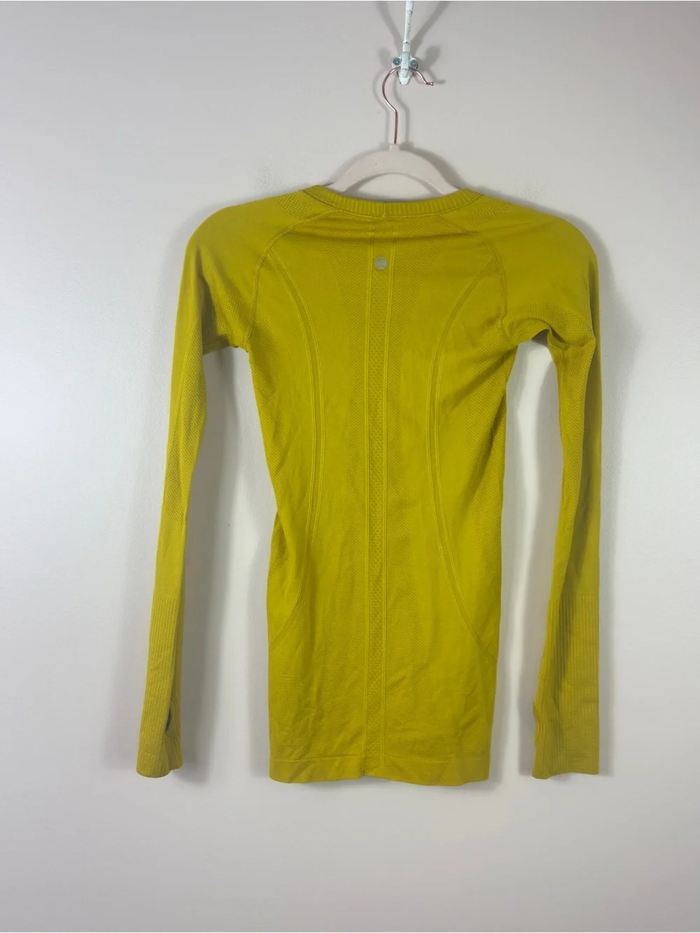 LULULEMON womens size 4 mustard yellow long sleeve thumbhole athletic top