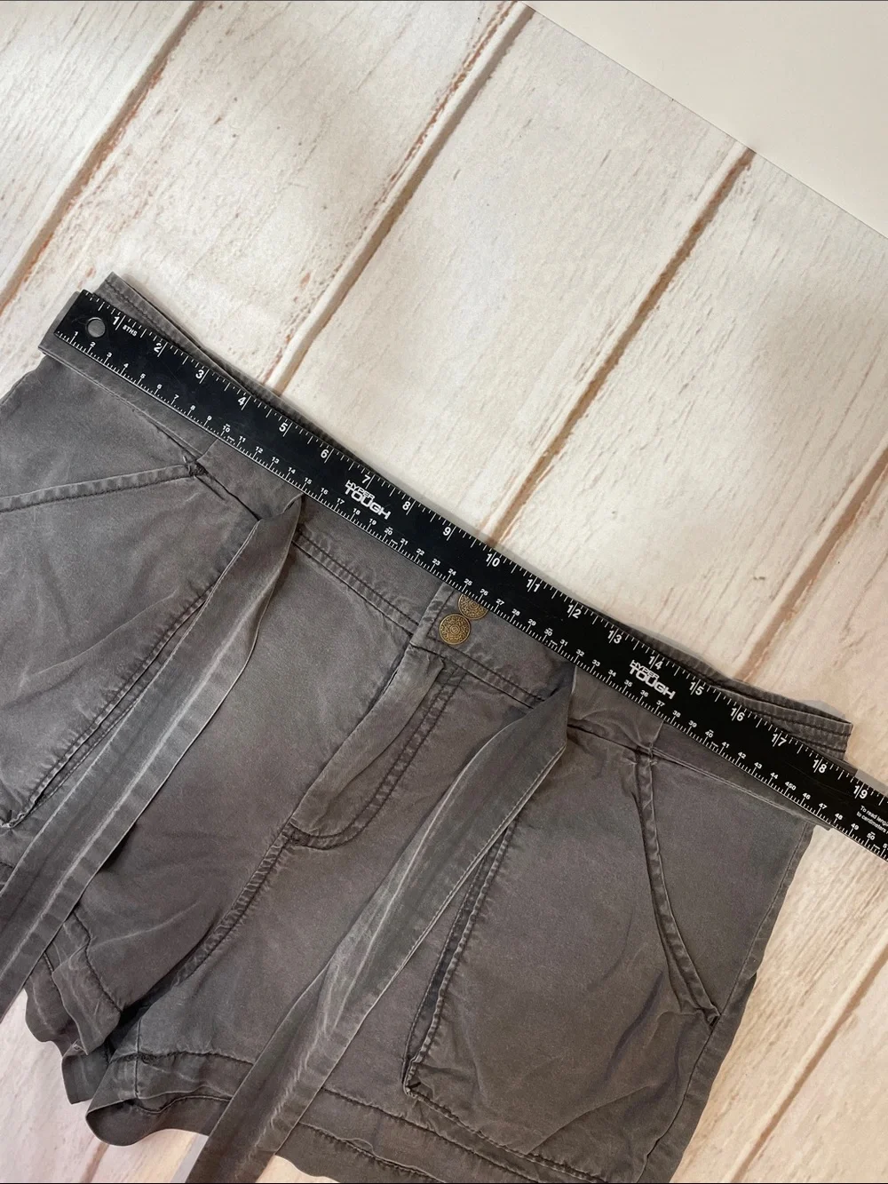 Free People Shorts Casual Tie-Belt Size 8 Charcoal Gray 100% Tencel Distressed