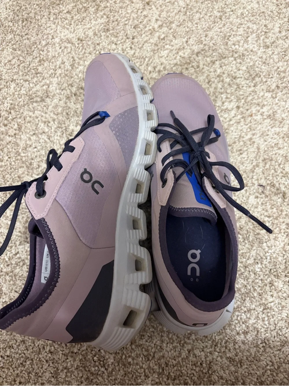 On Running shoe low running