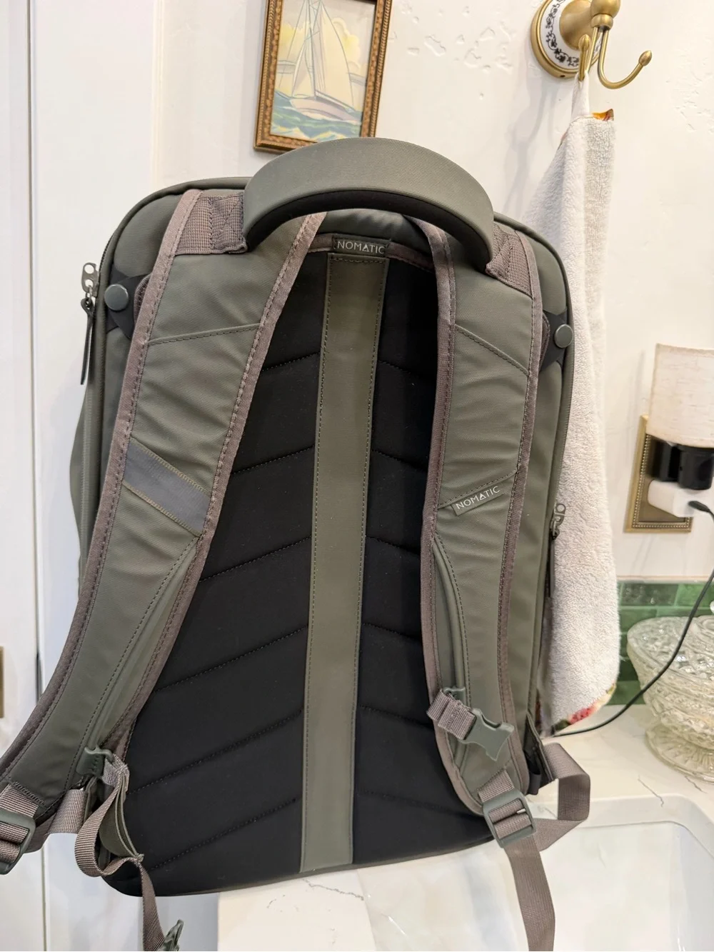 Nomatic Men's Gray Everyday Travel Backpack
