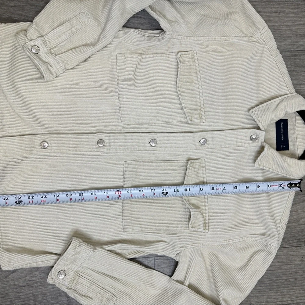 Abercrombie & Fitch small full
