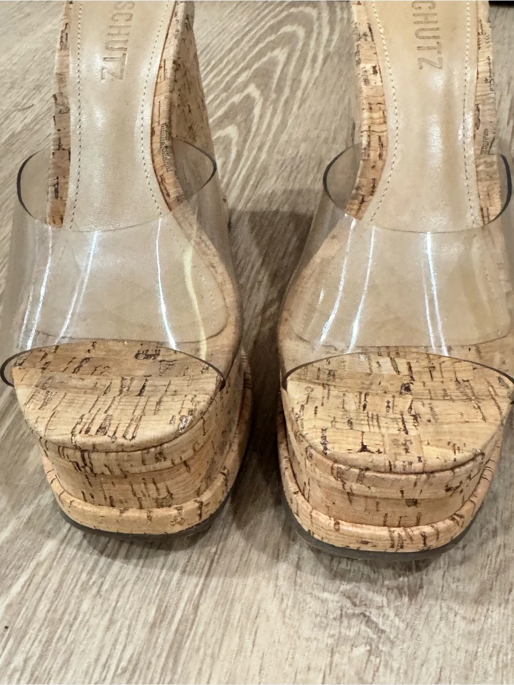SCHUTZ new without