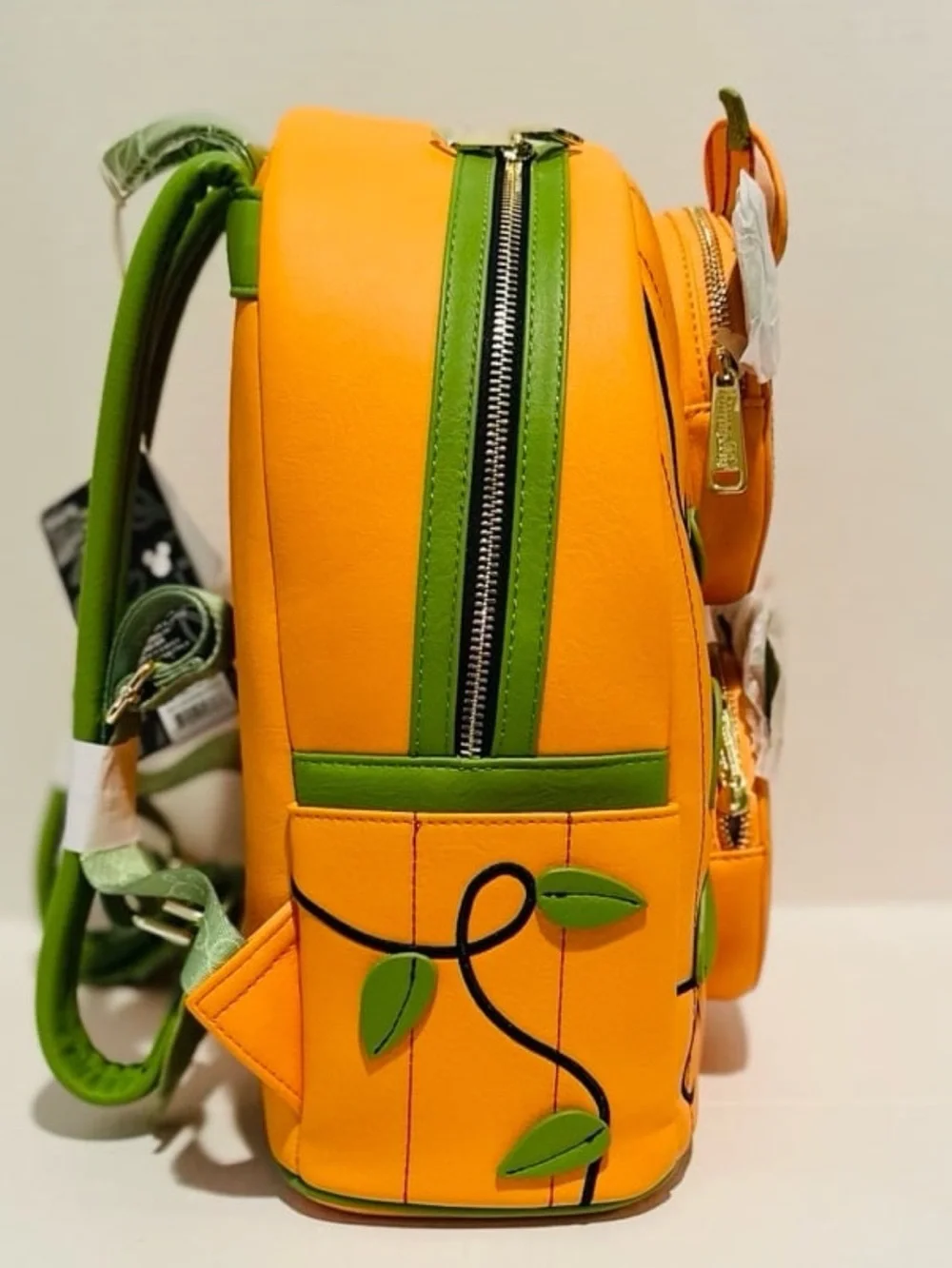 Loungefly Disney NWT Donald & Daisy Jack-o’-Lantern Glow Mini Backpack