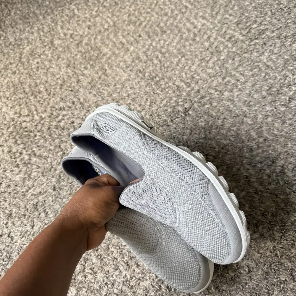 Skechers go walk