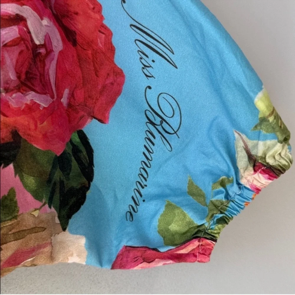 Miss Blumarine 152cm partially smoking