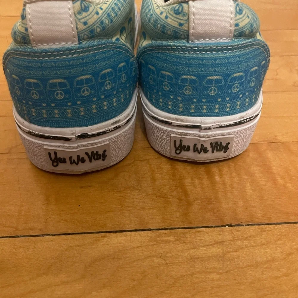 Yes We Vibe vibrant turquoise