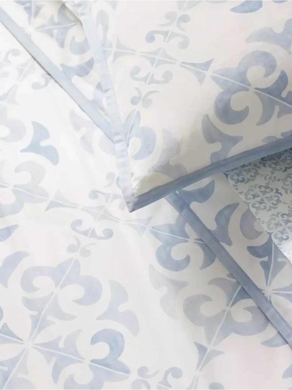 Serena & Lily blue pale duvet