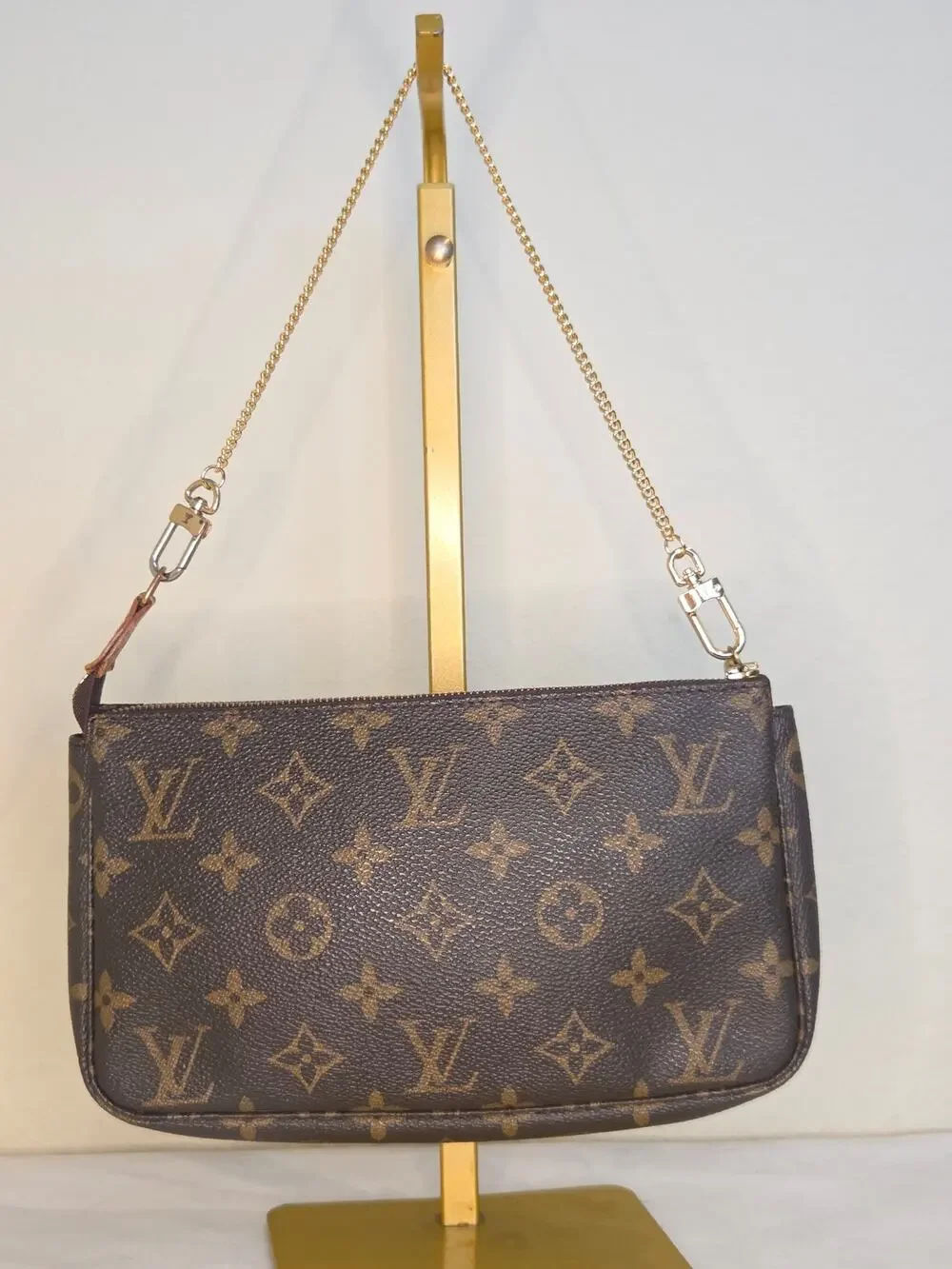 Louis Vuitton Monogram Pochette Accessoires AR1907 Shoulder Bag LV Monogram
