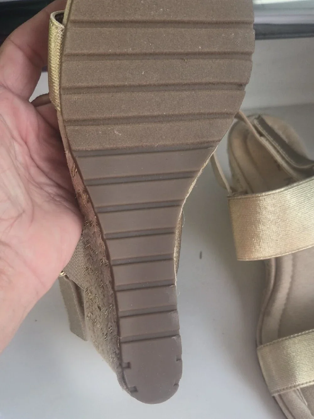 Anne Klein back cushioned